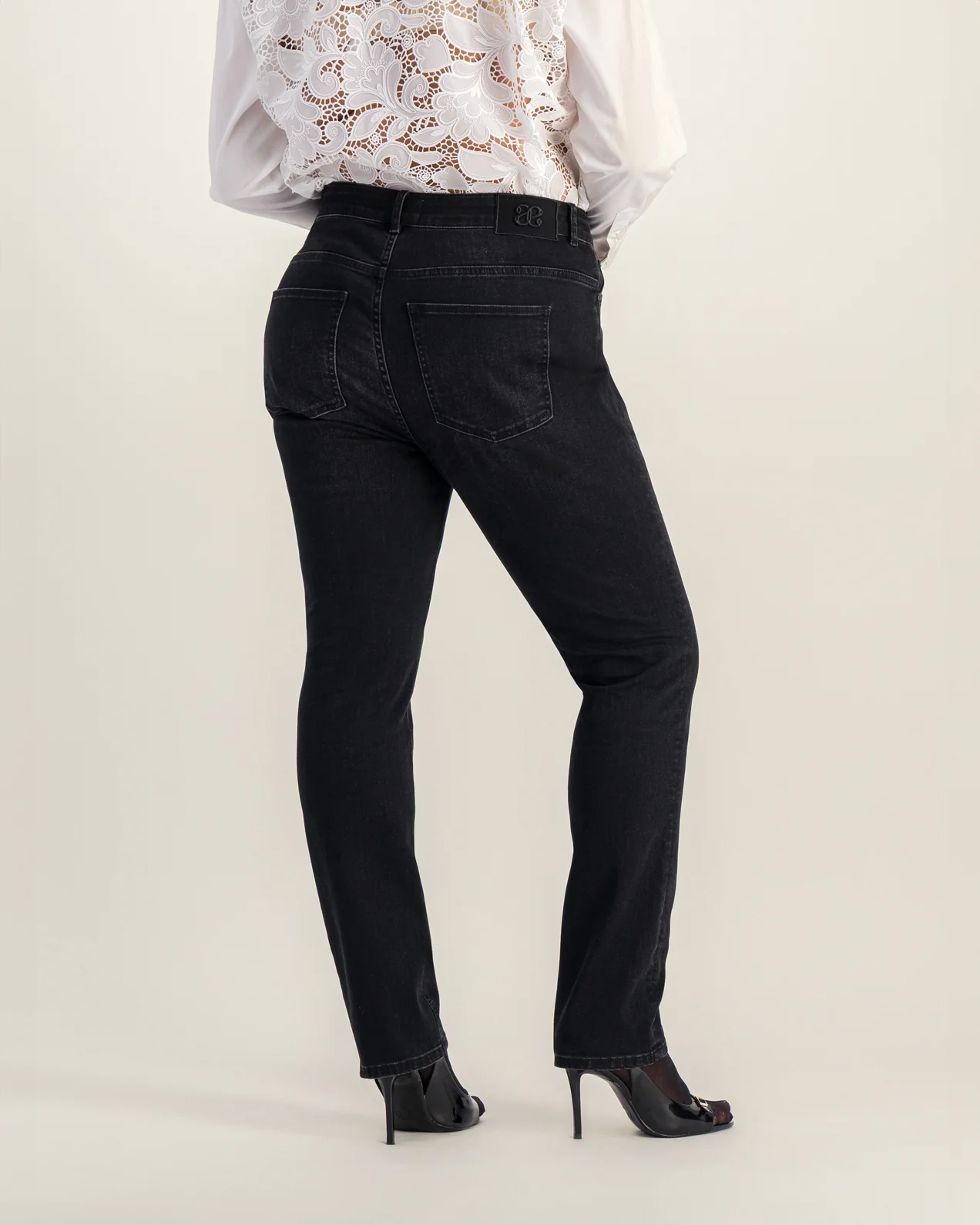 Jean James - Image 4